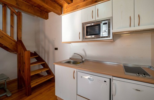 Lardies Apartamento | Apartamento 'Olmo' con vistas a la montaña, piscina compartida y Wi-Fi
