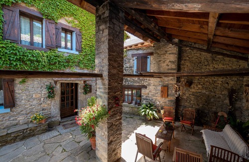Lardies Apartamento | Apartamento 'Olmo' con vistas a la montaña, piscina compartida y Wi-Fi