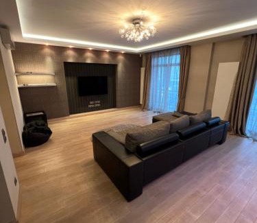 Halyts'kyi district Apartamento | Apartment on Arkhipenka with Panorama View