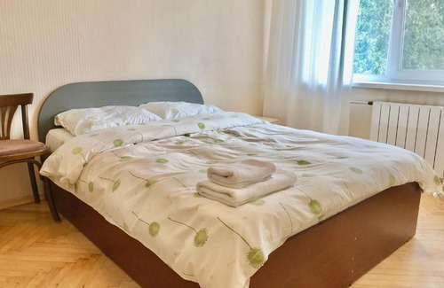Solomjanskyj Apartamento | Apartment on Garmatna (Harmatna). Kiev. Ukraine.