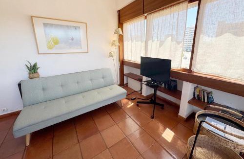 Torralta Apartamento | Apartment on the beach by amcf