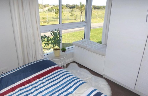 Marina Martinique Apartamento | Apartment on the Canal Jeffreys Bay