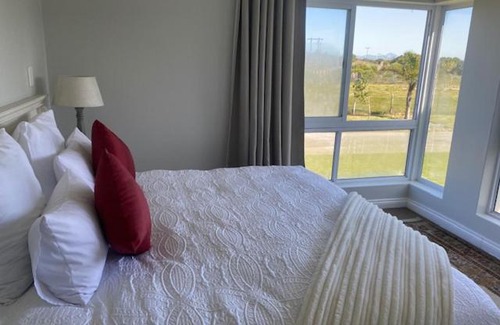 Marina Martinique Apartamento | Apartment on the Canal Jeffreys Bay