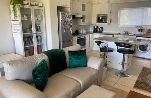 Marina Martinique Apartamento | Apartment on the Canal Jeffreys Bay