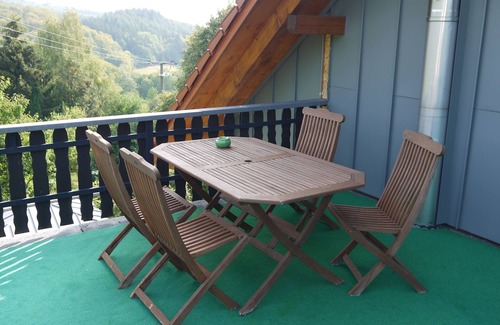 Losheim am See Apartamento | Apartamento al borde del bosque en el distrito de Scheiden de Losheim am See