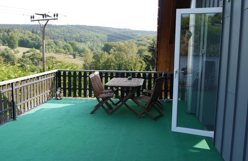 Losheim am See Apartamento | Apartamento al borde del bosque en el distrito de Scheiden de Losheim am See