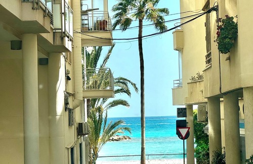 Altea Apartamento | Apartamento en primera linea de la mejor playa de Altea con parking incluido