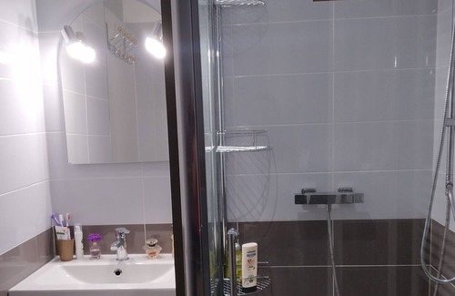 Allevard Apartamento | Apartment on the ground floor in the city center