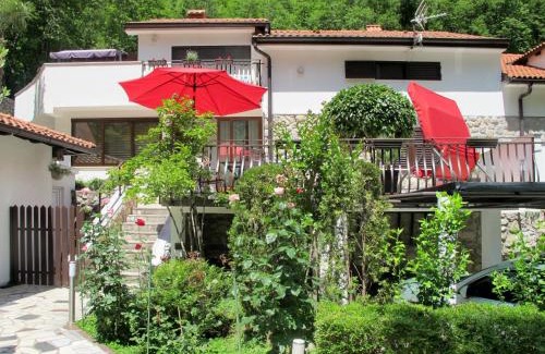 Medveja Apartamento | Apartment Oscha by Interhome