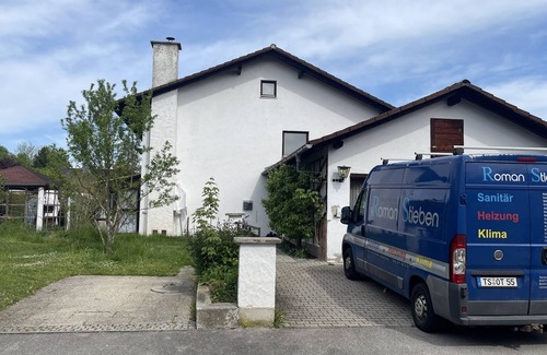 Traunreut Apartamento | Alquiler-Confortable-Baño Privado-Vista al bosque