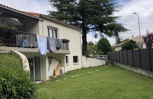La Roche-sur-Yon Apartamento | Apartment overlooking garden with terrace