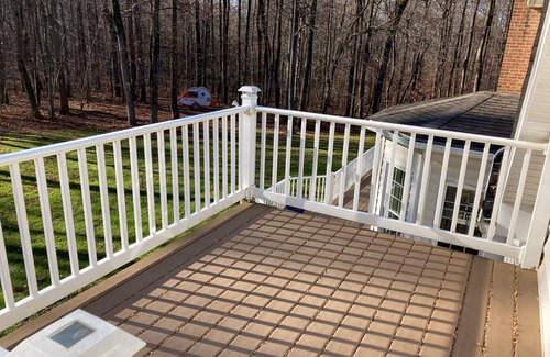 Forest Hill Apartamento | Apartment over the garage, deep in the quiet woods, 2br.