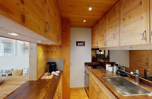Celerina-Schlarigna Apartamento | Apartment Panorama - Well-Maintained 2.5-Room Apartment