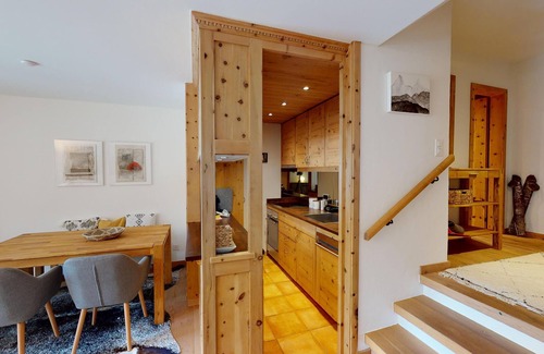 Celerina-Schlarigna Apartamento | Apartment Panorama - Well-Maintained 2.5-Room Apartment