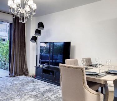 Pointe Croisette Apartamento | Apartment Palm Beach with a nice swimming pool