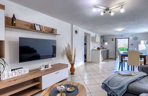 Krsan Apartamento | Apartamento Paola by Interhome