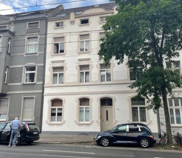 Oberbilk Apartamento | Apartment, parterre, für 3 Gäste, Zentral gelegen, Mitsubishi Halle