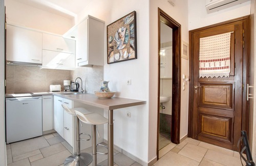 Naxos Apartamento | Apartamento 'Peaceful, Panoramic Seaview Retreat' con vistas al mar, Wi-Fi y aire acondicionado.