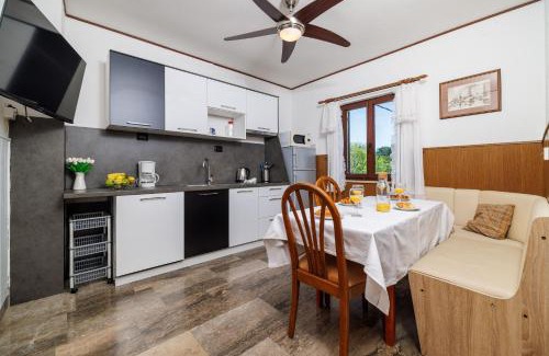Poljica Apartamento | Apartment Petar