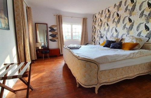 Chateauneuf-Grasse Casa | Apartment Picasso in large park with heated pool