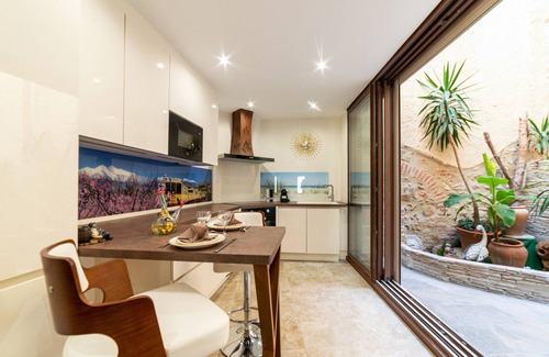 Rivesaltes Apartamento | Apartamento 'Plaisir Des Pierres' con terraza privada y Wi-Fi