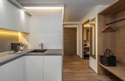 Burgusio Apartamento | Apartment 'Planitza' with Shared Pool, Private Terrace and Wi-Fi