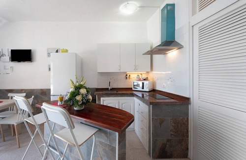 Alojera Apartamento | Apartamento 'Playa Azul - 4' con vistas al mar, Wi-Fi y aire acondicionado