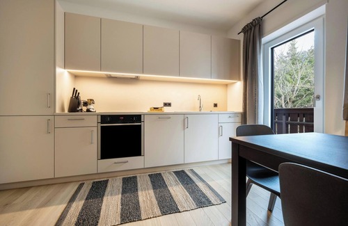 Bressanone Apartamento | Apartamento 'Plose 35' en ubicación estratégica con vistas a la montaña, balcón y Wi-Fi