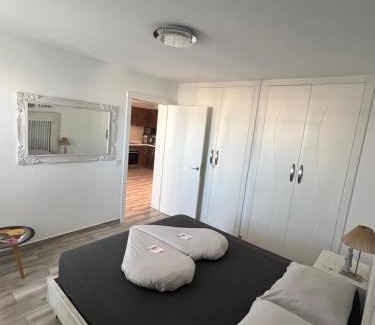 Los Cristianos Apartamento | Apartment Port Royal Exclusive Home
