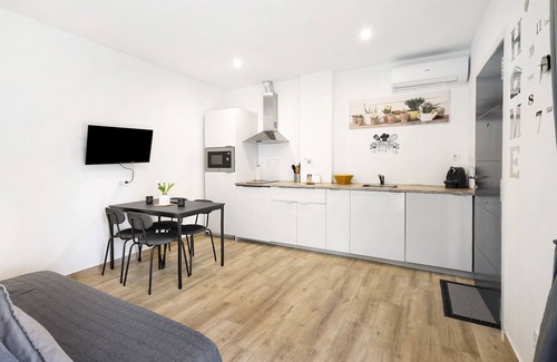 Vallpineda Apartamento | Apartment 'Precioso Sitges' with Private Terrace, Wi-Fi and Air Conditioning