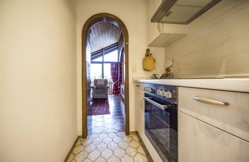 Bayerisch Gmain Apartamento | Apartamento Predigtstuhl con balcón y vistas a la montaña