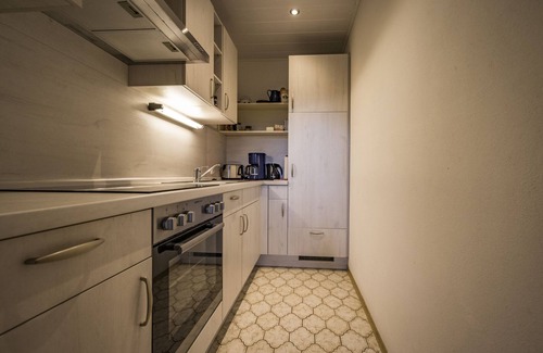 Bayerisch Gmain Apartamento | Apartamento Predigtstuhl con balcón y vistas a la montaña