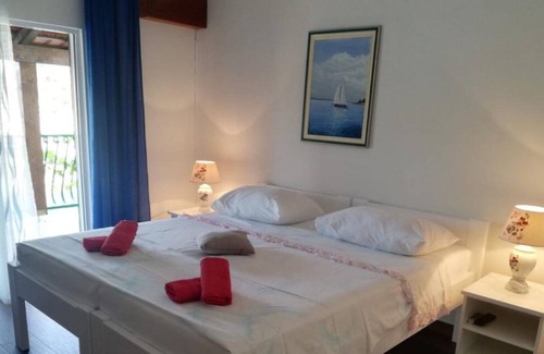 Rogac Apartamento | Apartment Primo - sea view: A3(4) - Cove Banje (Rogac), Island Solta, Croatia