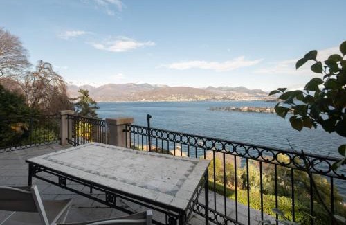 Carciano Apartamento | Apartment Punta Borromea by Interhome