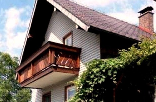 Weyregg am Attersee Apartamento | Apartamento Rooming Green con vista al lago desde el balcón