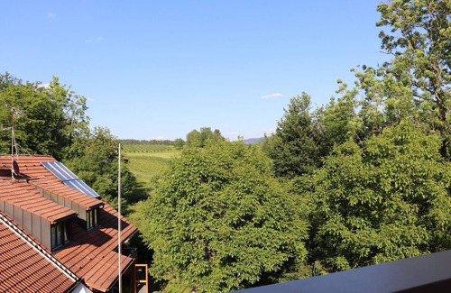 Lindau Apartamento | Apartment 'Red' with Shared Garden, Balcony and Wi-Fi