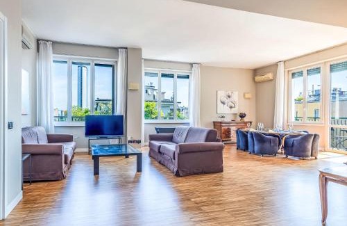 Varesine Apartamento | Apartment Repubblica City View by Interhome