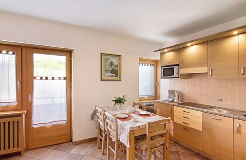 Teola Apartamento | Apartamento Residencia Attila Panorama con vistas a la montaña, balcón y Wi-Fi