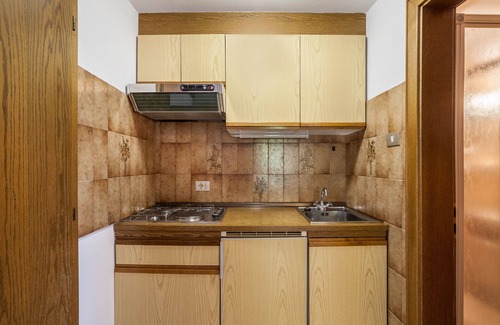 Curon Venosta Apartamento | Apartamento "Rieglhof Hennennest" con vistas a la montaña, jardín y Wi-Fi