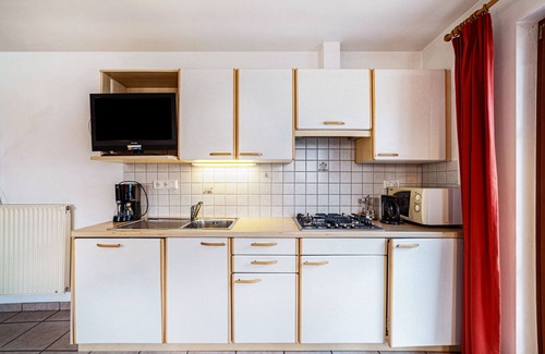Curon Venosta Apartamento | Apartamento "Rieglhof Maisel" con vistas a la montaña, jardín y Wi-Fi