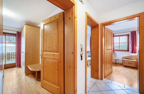 Curon Venosta Apartamento | Apartamento "Rieglhof Maisel" con vistas a la montaña, jardín y Wi-Fi