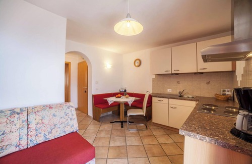 Schenna Apartamento | Apartamento 'Roath Hof 2' con vistas a la montaña, piscina compartida y Wi-Fi