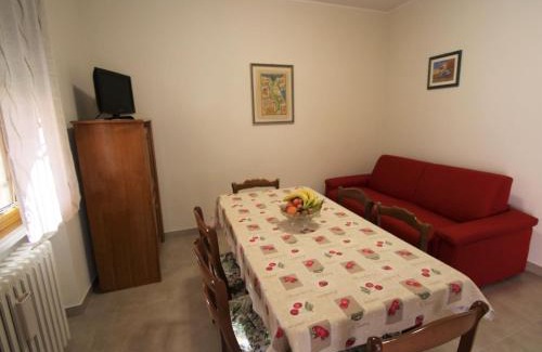 San Benedetto di Lugana Apartamento | Apartment Rondinelli by Interhome