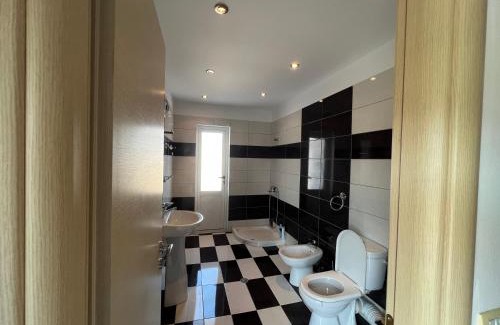 Permet Apartamento | Apartment room Noar