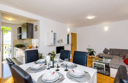 Banici Apartamento | Apartment & Rooms Maždin - Apartamento de un dormitorio con balcón y vistas al mar