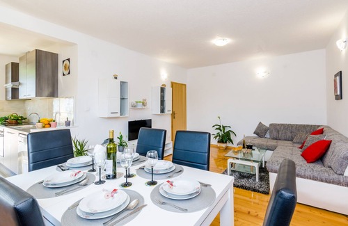 Banici Apartamento | Apartment & Rooms Maždin - Apartamento de un dormitorio con balcón y vistas al mar