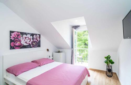 Srebreno Apartamento | Apartment & Rooms Papa - Superior Double or Twin Room with Balcony and Partial Sea View Soba 1