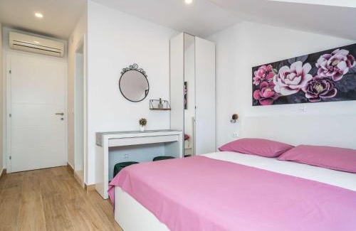 Srebreno Apartamento | Apartment & Rooms Papa - Superior Double or Twin Room with Balcony and Partial Sea View Soba 1