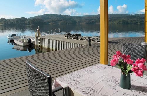 Tysnes Apartamento | Apartment Rorbuen by Interhome