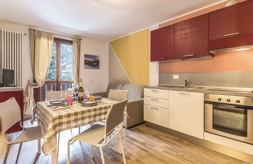 Carisolo Apartamento | Apartamento 'Rosa delle Dolomiti Bilocale1' con vistas a la montaña y sauna compartida
